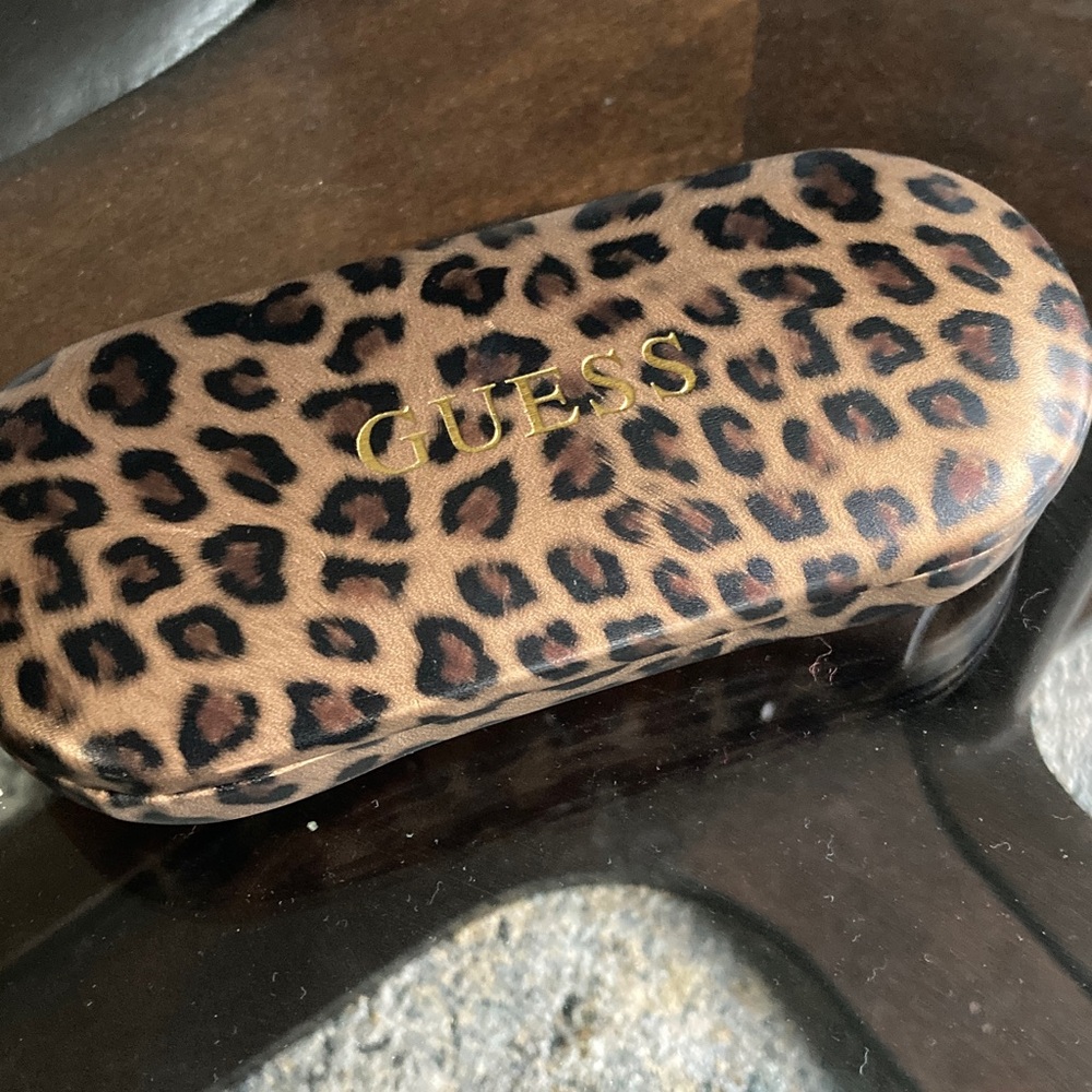 Like New! Black Aviator Sunglasses with Leopard Print Case - Picture 4 of 4